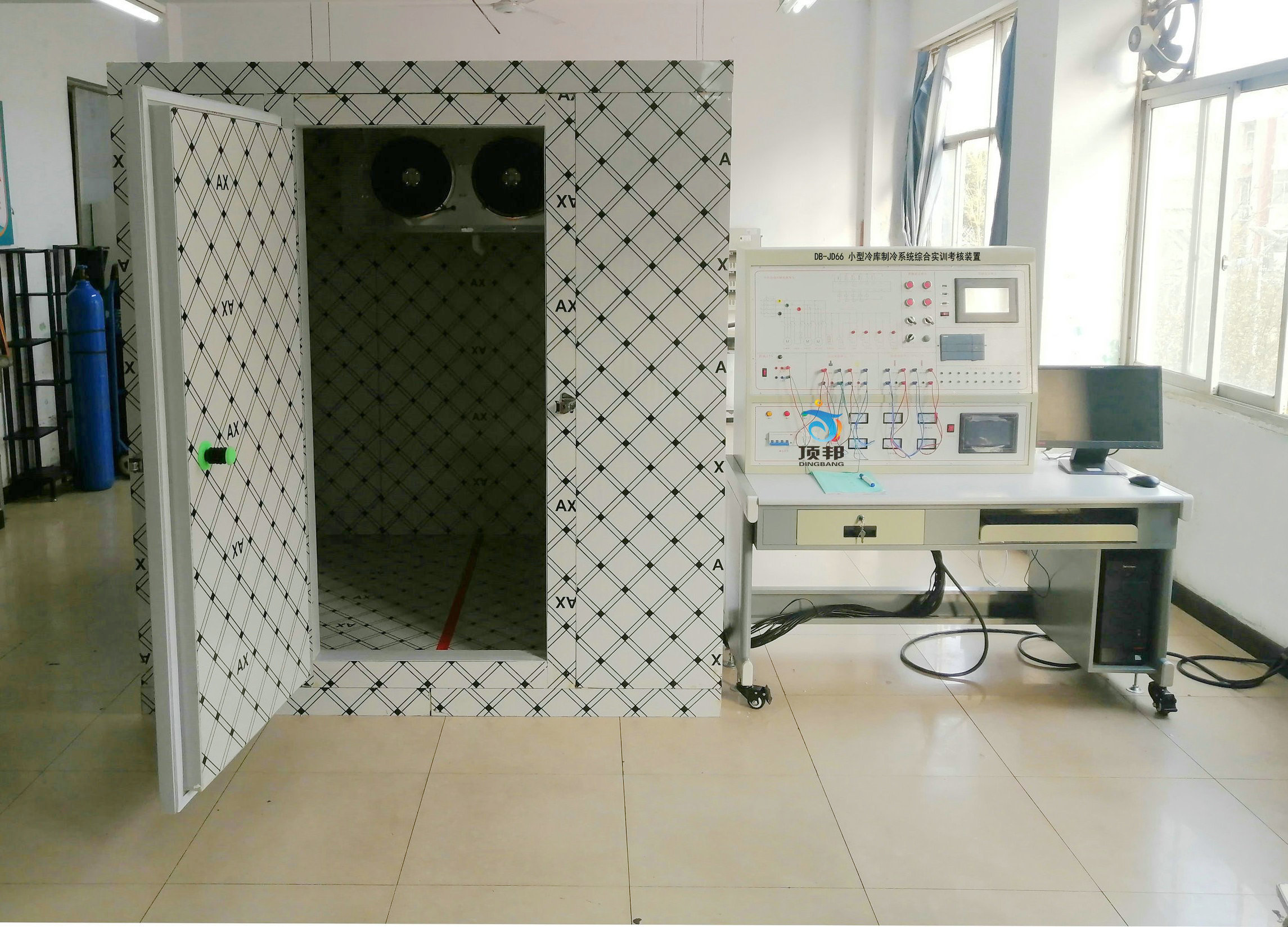 小型冷库制冷系统综合实训考核装置(图1) 小型冷库制冷系统综合实训考核装置